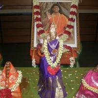 20100815_Photo_1007_18-Shiva-Meru-Ambal-and-Maha-Meru-with-Guru-Murthy_CMP_WM